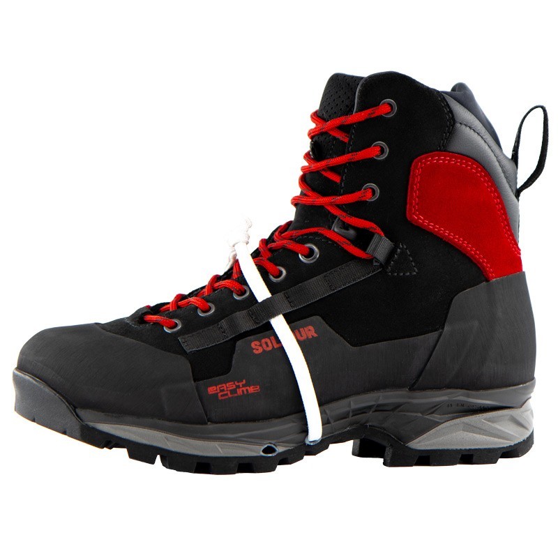 TREE CLIMB – Innovativer Kletterschuh für Baumprofis TREE CLIMB – Innovativer Kletterschuh für Baumprofis